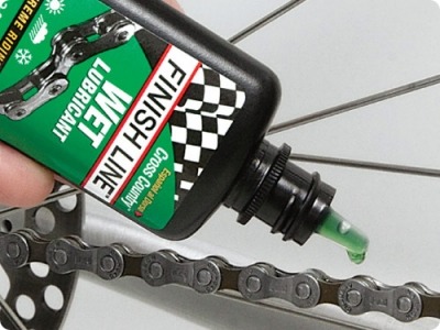 Applying bike hot sale chain lube